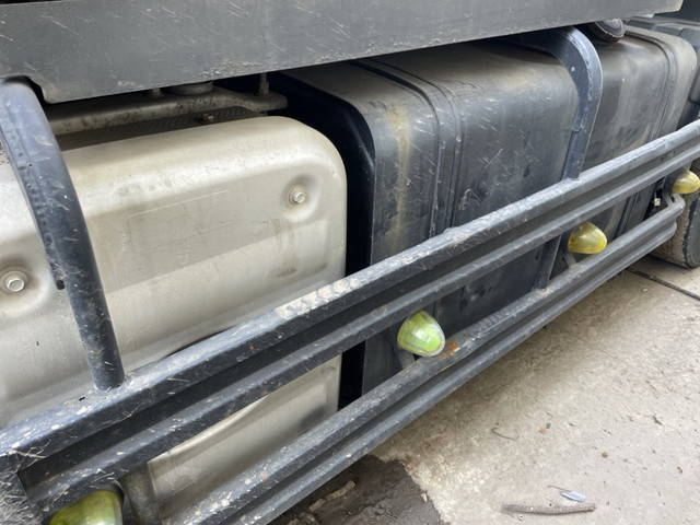 日野プロフィアトレーラーヘッド（トラクターヘッド）大型（10t）[写真14]