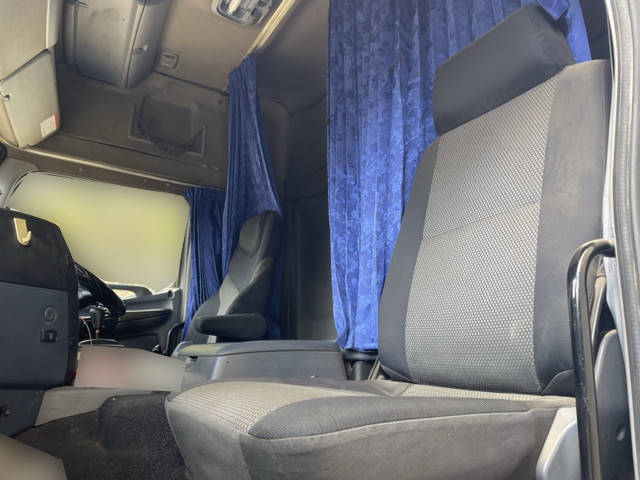 日野プロフィアトレーラーヘッド（トラクターヘッド）大型（10t）[写真23]