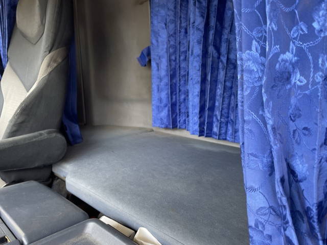 日野プロフィアトレーラーヘッド（トラクターヘッド）大型（10t）[写真25]