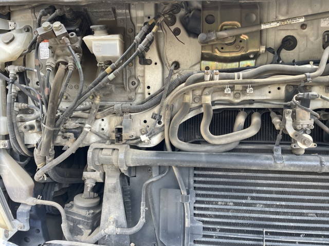 日野プロフィアトレーラーヘッド（トラクターヘッド）大型（10t）[写真06]