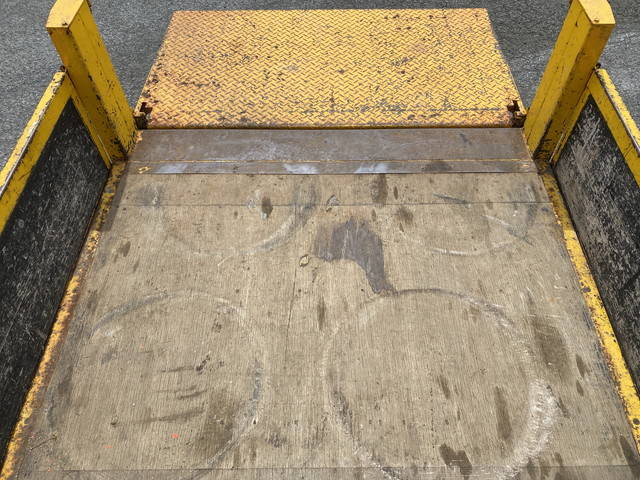 いすゞエルフダブルキャブ（Wキャブ）小型（2t・3t）[写真11]