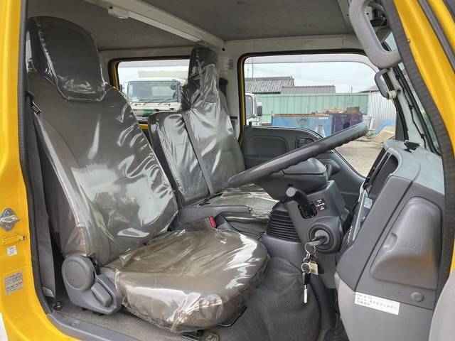 いすゞエルフダブルキャブ（Wキャブ）小型（2t・3t）[写真26]