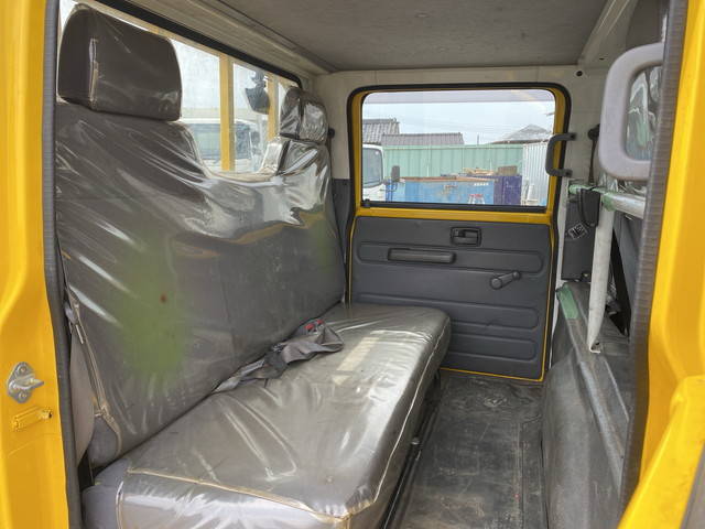 いすゞエルフダブルキャブ（Wキャブ）小型（2t・3t）[写真30]