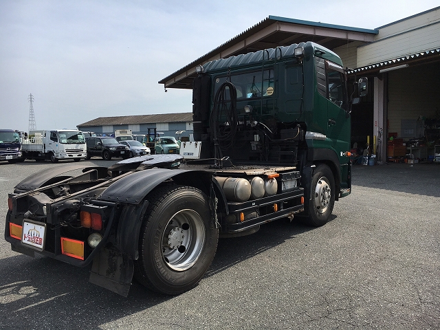 UDトラックスクオントレーラーヘッド（トラクターヘッド）大型（10t）[写真02]