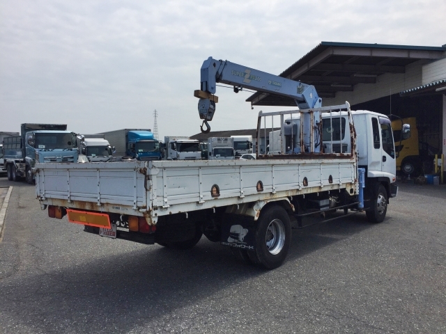 いすゞフォワードクレーン3段中型（4t）[写真02]