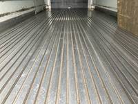 いすゞフォワード冷凍車（冷蔵車）中型（4t）[写真09]