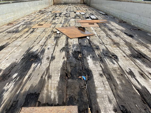 UDトラックスクオンアルミブロック大型（10t）[写真11]