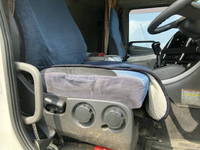 UDトラックスクオンアルミブロック大型（10t）[写真23]