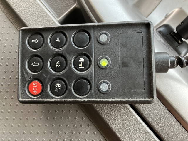 UDトラックスクオンアルミブロック大型（10t）[写真33]