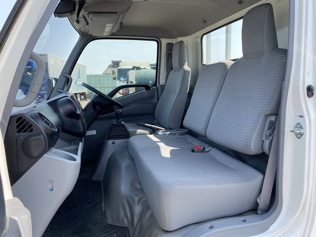 日野デュトロ平ボディ小型（2t・3t）[写真23]