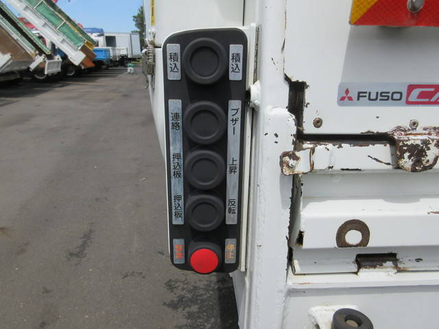 三菱ふそうキャンターパッカー車（塵芥車）小型（2t・3t）[写真26]