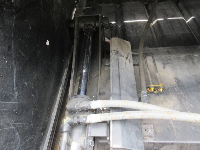 三菱ふそうキャンターパッカー車（塵芥車）小型（2t・3t）[写真29]