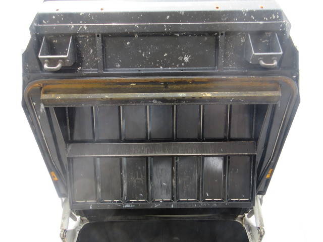 三菱ふそうキャンターパッカー車（塵芥車）小型（2t・3t）[写真30]