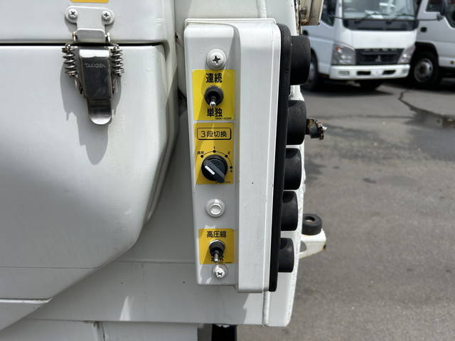 三菱ふそうキャンターパッカー車（塵芥車）小型（2t・3t）[写真05]