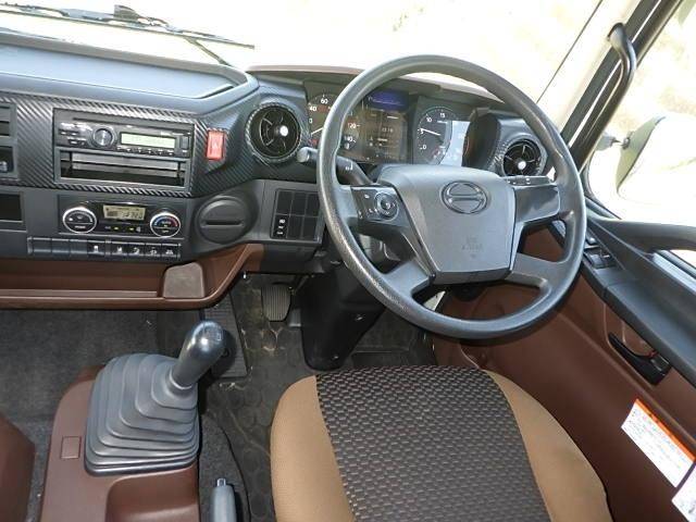 日野レンジャー平ボディ中型（4t）[写真24]