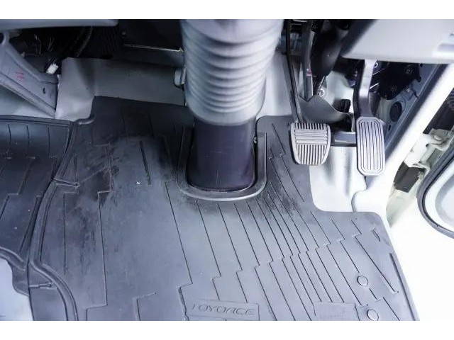 トヨタトヨエースクレーン付小型（2t・3t）[写真33]