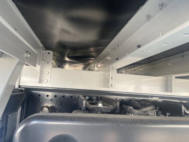 UDトラックスコンドルアルミウイング増トン（6t・8t）[写真15]