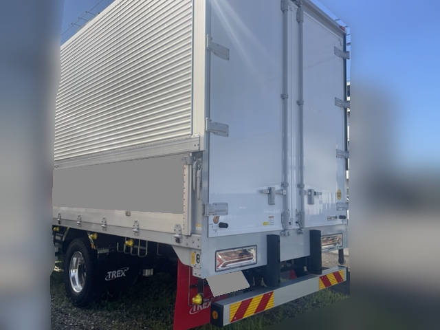 UDトラックスコンドルアルミウイング増トン（6t・8t）[写真02]