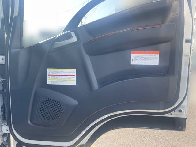 UDトラックスコンドルアルミウイング増トン（6t・8t）[写真26]