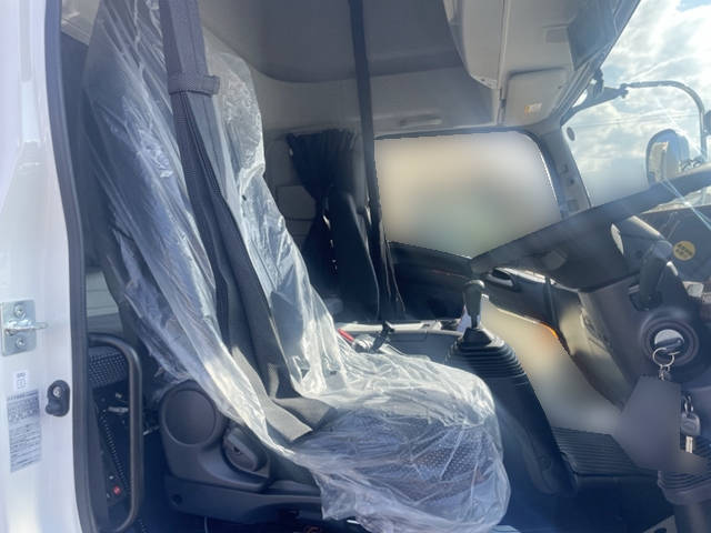 UDトラックスコンドルアルミウイング増トン（6t・8t）[写真32]