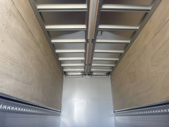 UDトラックスコンドルアルミウイング増トン（6t・8t）[写真05]