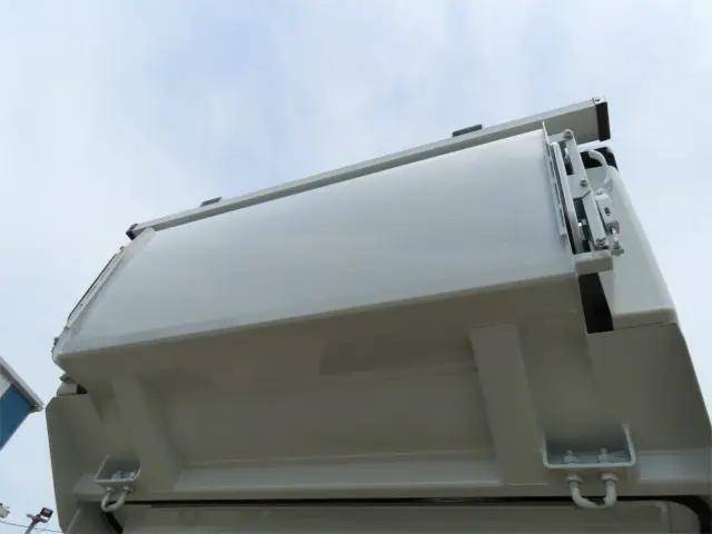 三菱ふそうキャンターパッカー車（塵芥車）小型（2t・3t）[写真24]
