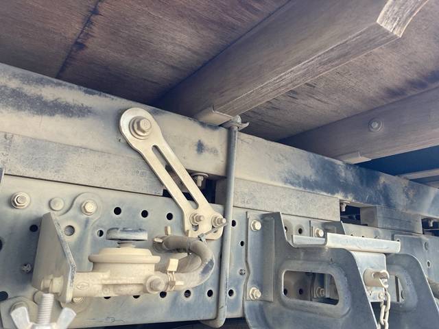 いすゞエルフ平ボディ小型（2t・3t）[写真20]