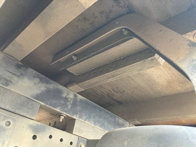 いすゞエルフ平ボディ小型（2t・3t）[写真23]