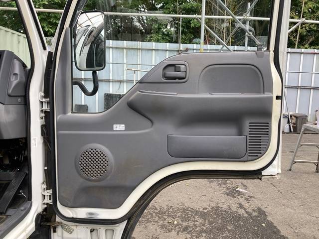 いすゞエルフ平ボディ小型（2t・3t）[写真30]