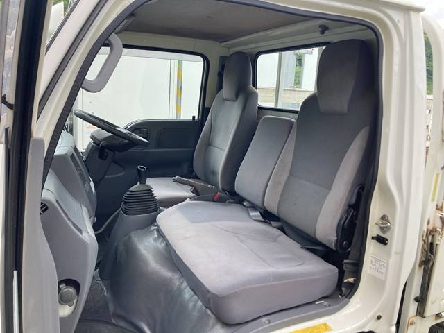 いすゞエルフ平ボディ小型（2t・3t）[写真32]