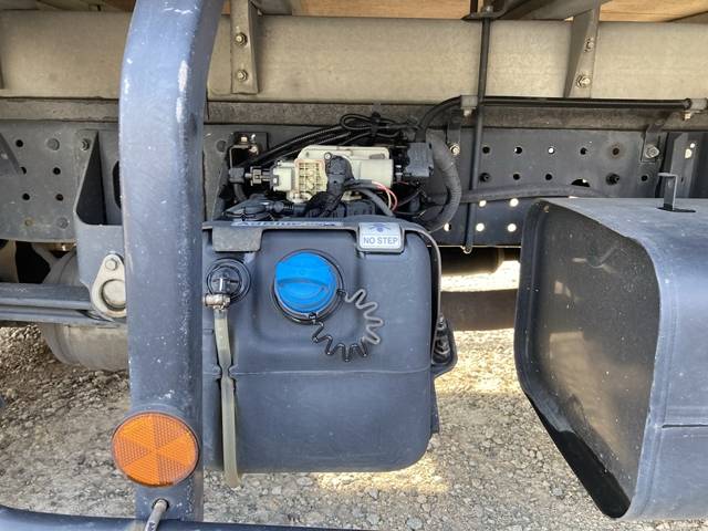 三菱ふそうキャンターアルミバン小型（2t・3t）[写真17]