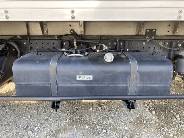 三菱ふそうキャンターアルミバン小型（2t・3t）[写真18]