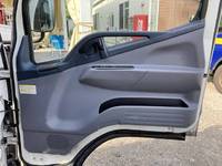 三菱ふそうキャンターアルミバン小型（2t・3t）[写真29]