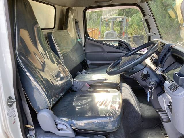 三菱ふそうキャンターアルミバン小型（2t・3t）[写真33]