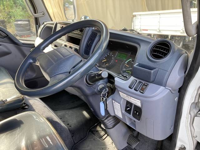 三菱ふそうキャンターアルミバン小型（2t・3t）[写真34]