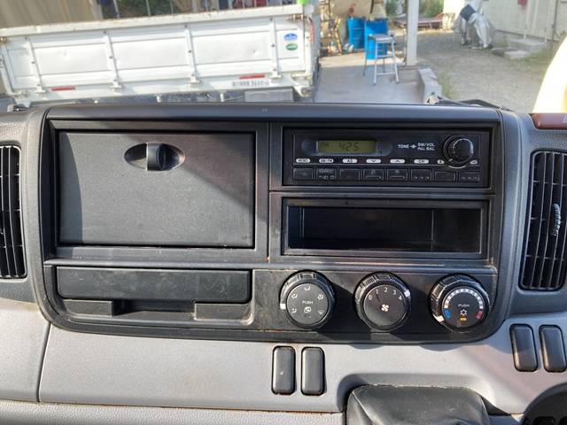 三菱ふそうキャンターアルミバン小型（2t・3t）[写真36]