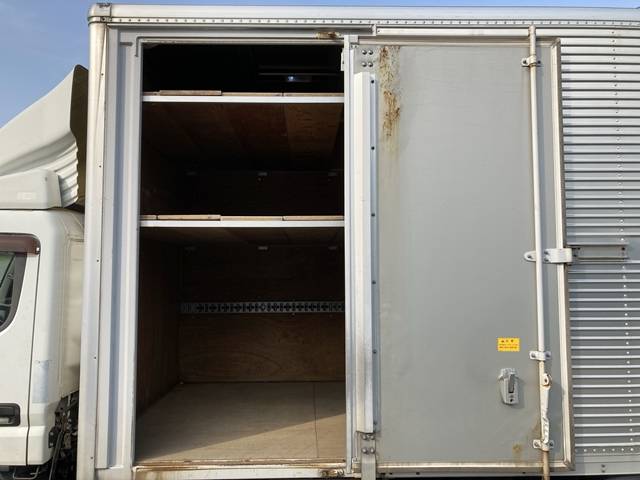 三菱ふそうキャンターアルミバン小型（2t・3t）[写真06]