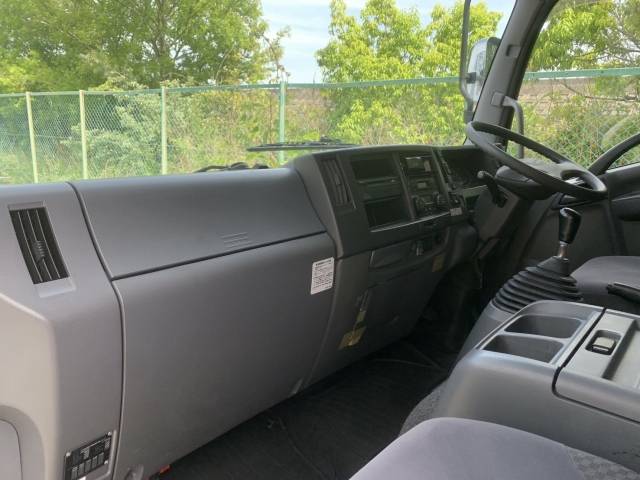 いすゞフォワードアルミウイング中型（4t）[写真12]