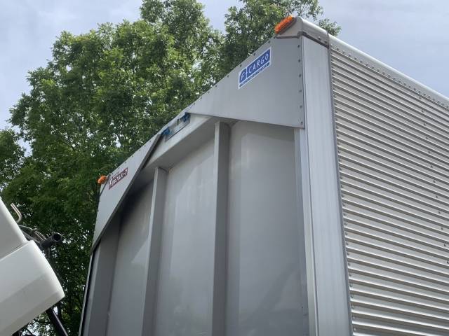 いすゞフォワードアルミウイング中型（4t）[写真13]