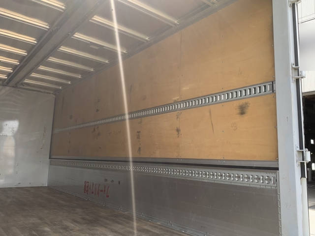 いすゞフォワードアルミウイング中型（4t）[写真27]