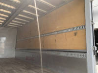 いすゞフォワードアルミウイング中型（4t）[写真27]