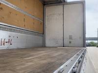 いすゞフォワードアルミウイング中型（4t）[写真09]