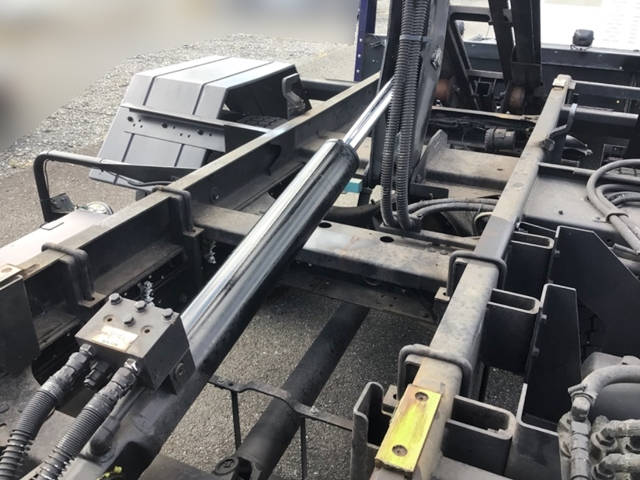 いすゞエルフセーフティローダー小型（2t・3t）[写真21]