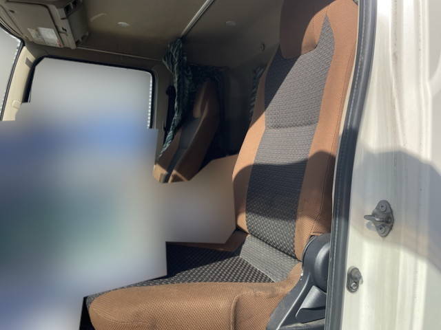 日野レンジャーアルミウイング中型（4t）[写真24]