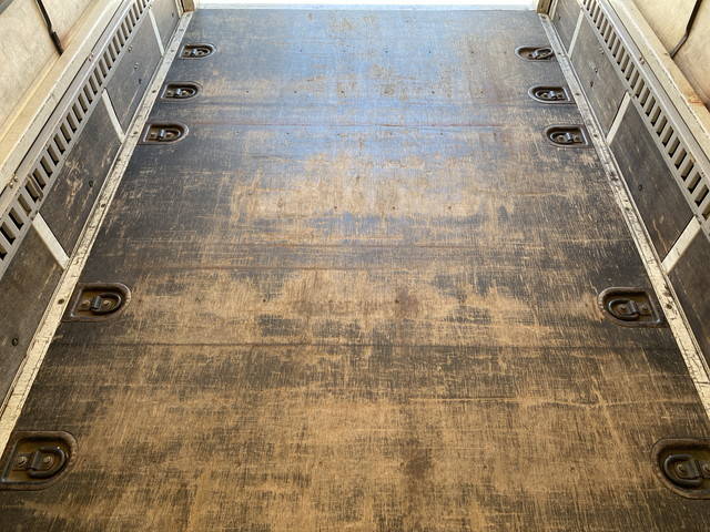 いすゞエルフ幌ウイング小型（2t・3t）[写真15]