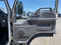 いすゞエルフ幌ウイング小型（2t・3t）[写真28]