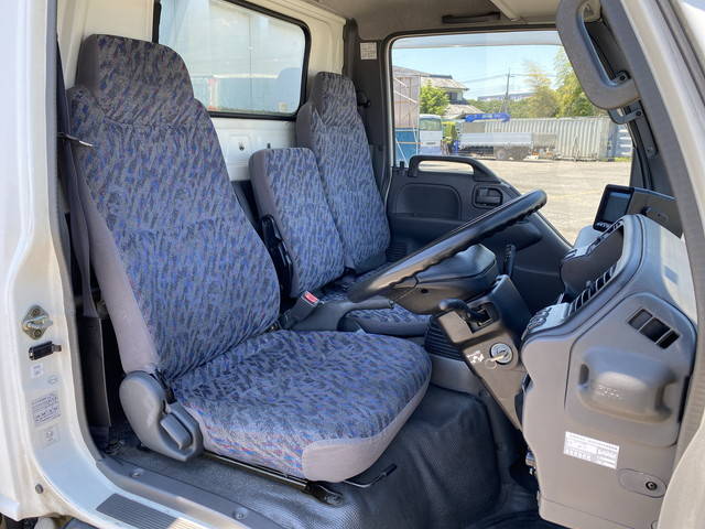 いすゞエルフ幌ウイング小型（2t・3t）[写真30]