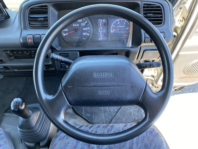 いすゞエルフ幌ウイング小型（2t・3t）[写真34]