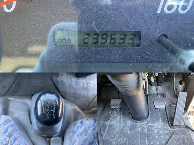 いすゞエルフ幌ウイング小型（2t・3t）[写真35]