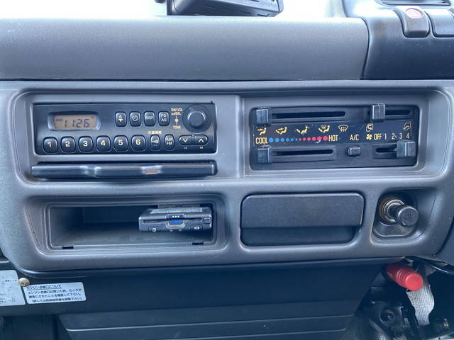 いすゞエルフ幌ウイング小型（2t・3t）[写真37]